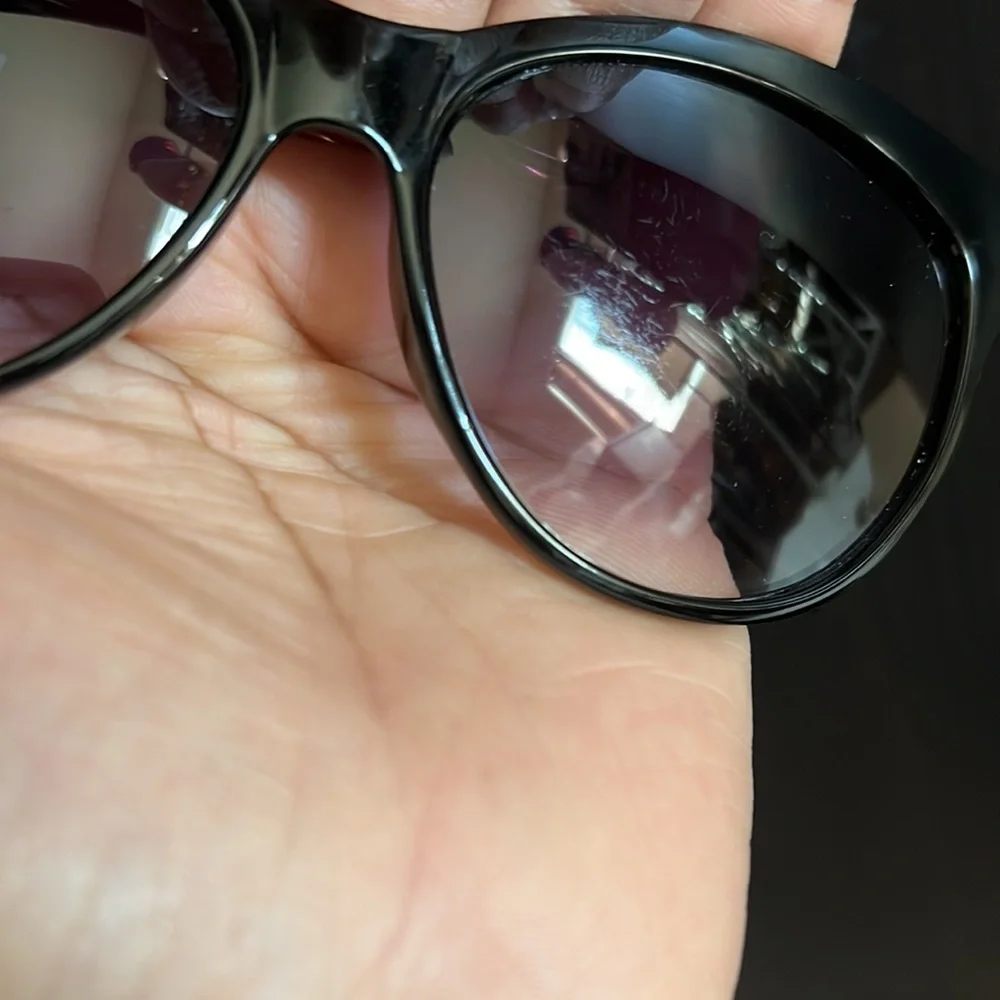 STARS black sunglasses